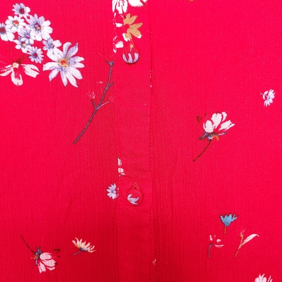 TORRID Women's Red Floral Short Sleeve Blouse Size 0 - Picture 9 of 10